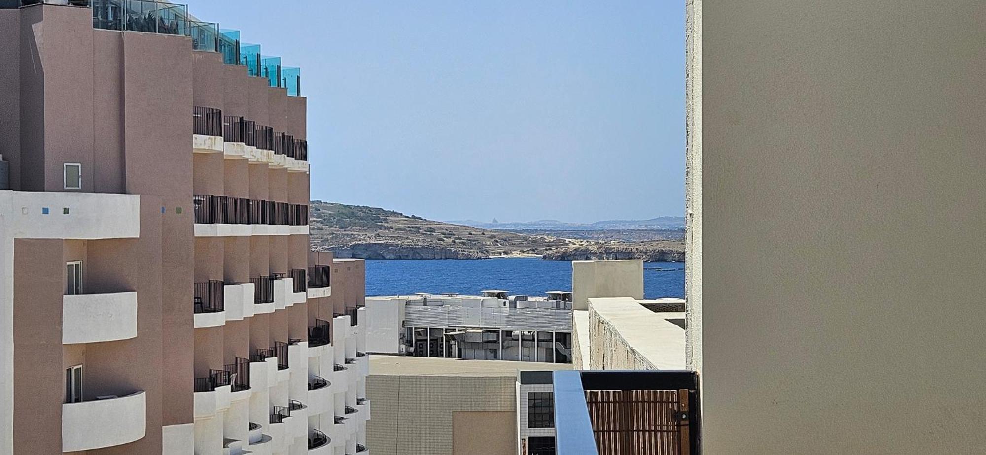 Sea Breeze Penthouse And Terrace Qawra St Paul'S Bay Apartment Сейнт Полс Бей Екстериор снимка