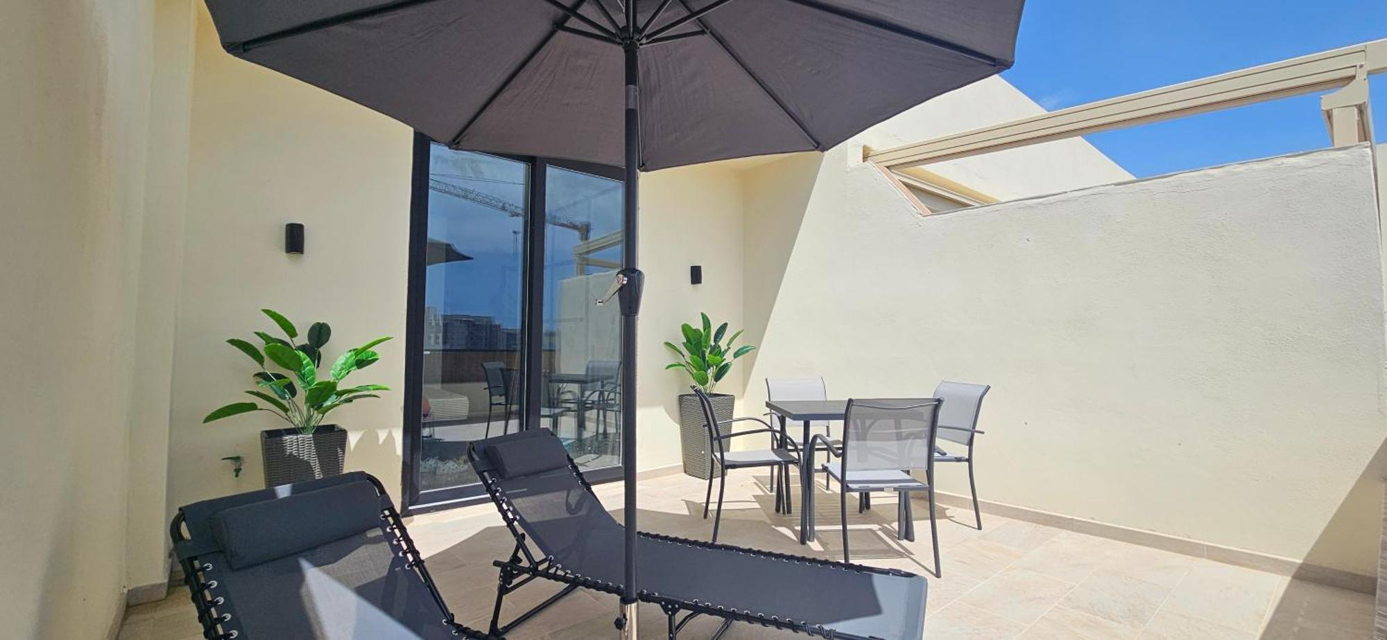 Sea Breeze Penthouse And Terrace Qawra St Paul'S Bay Apartment Сейнт Полс Бей Екстериор снимка